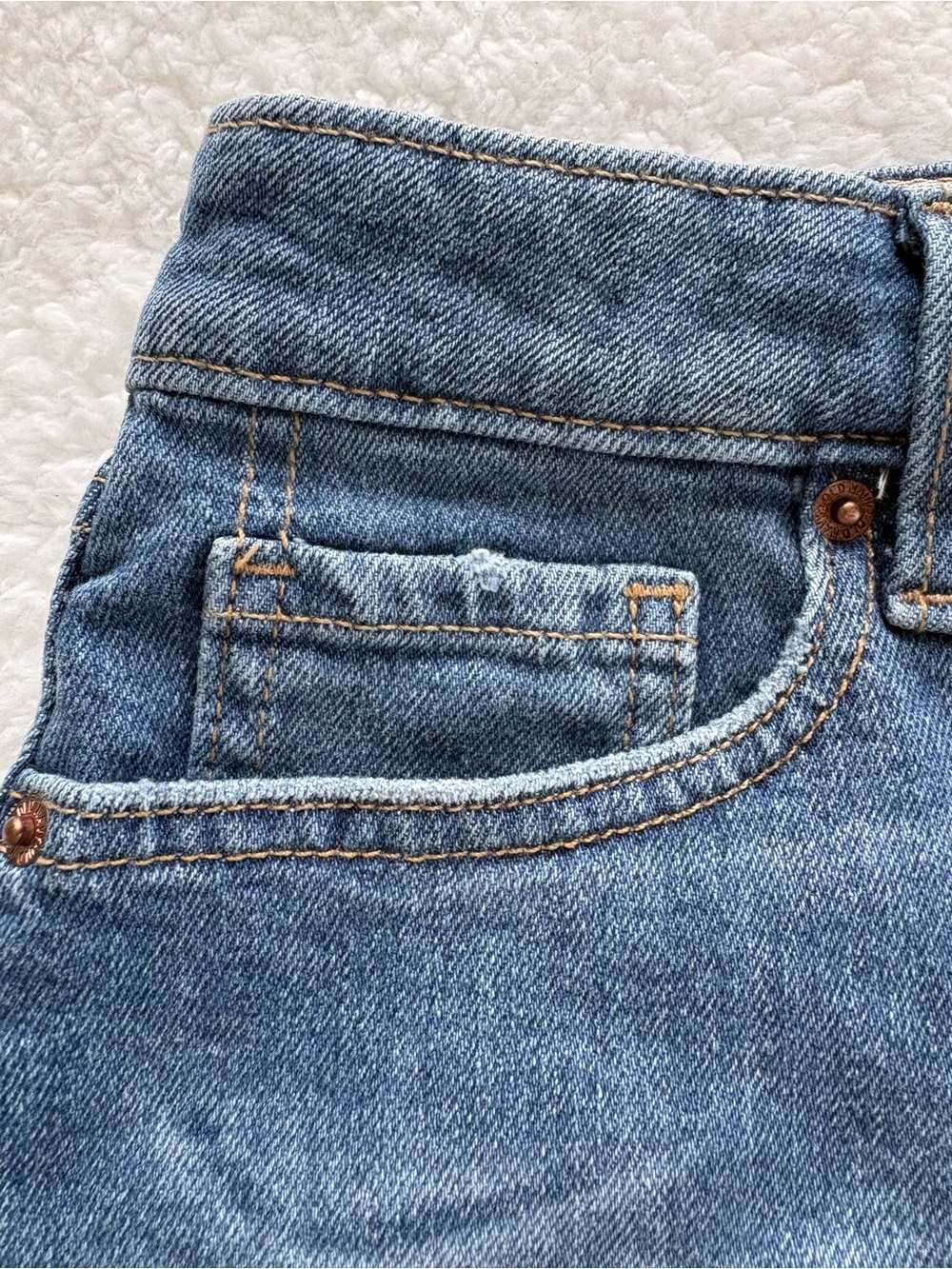 Old Navy High-Rise O.G. Straight Distressed Denim Shorts - Size 6 - Picture 11 of 14